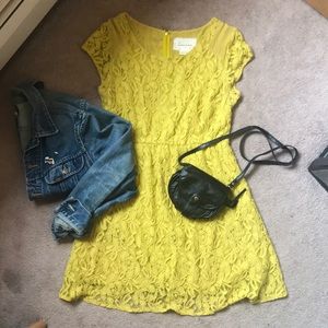 UO Coincidence & Chance floral lace dress 💛